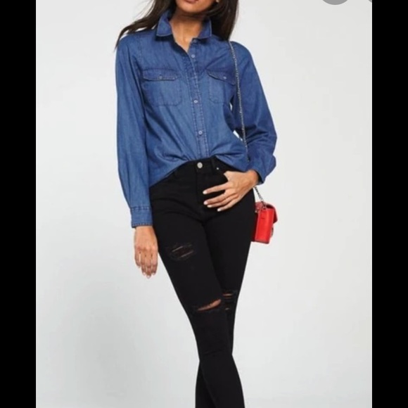 Forever 21 Tops - Classic forever 21 denim shirt blue large EUC